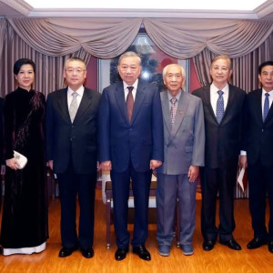 GẶP MẶT THÂN NHÂN CÁC TƯỚNG LĨNH, CHUYÊN GIA, NHÂN SĨ HỮU NGHỊ VIỆT NAM-TRUNG QUỐC