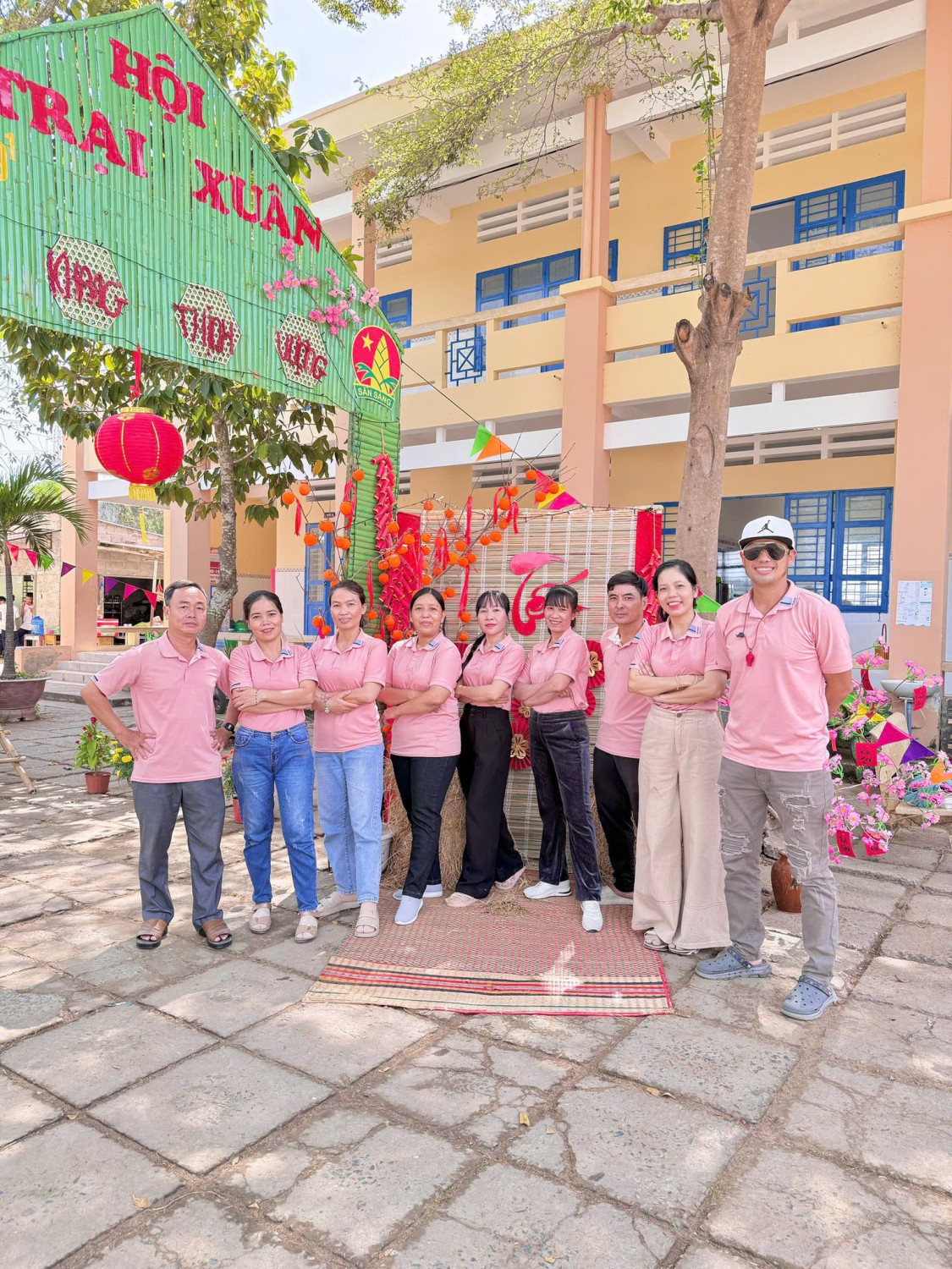 Thầy và trò trường THCS Thuận Minh đón chào Xuân Ất Tỵ 2025