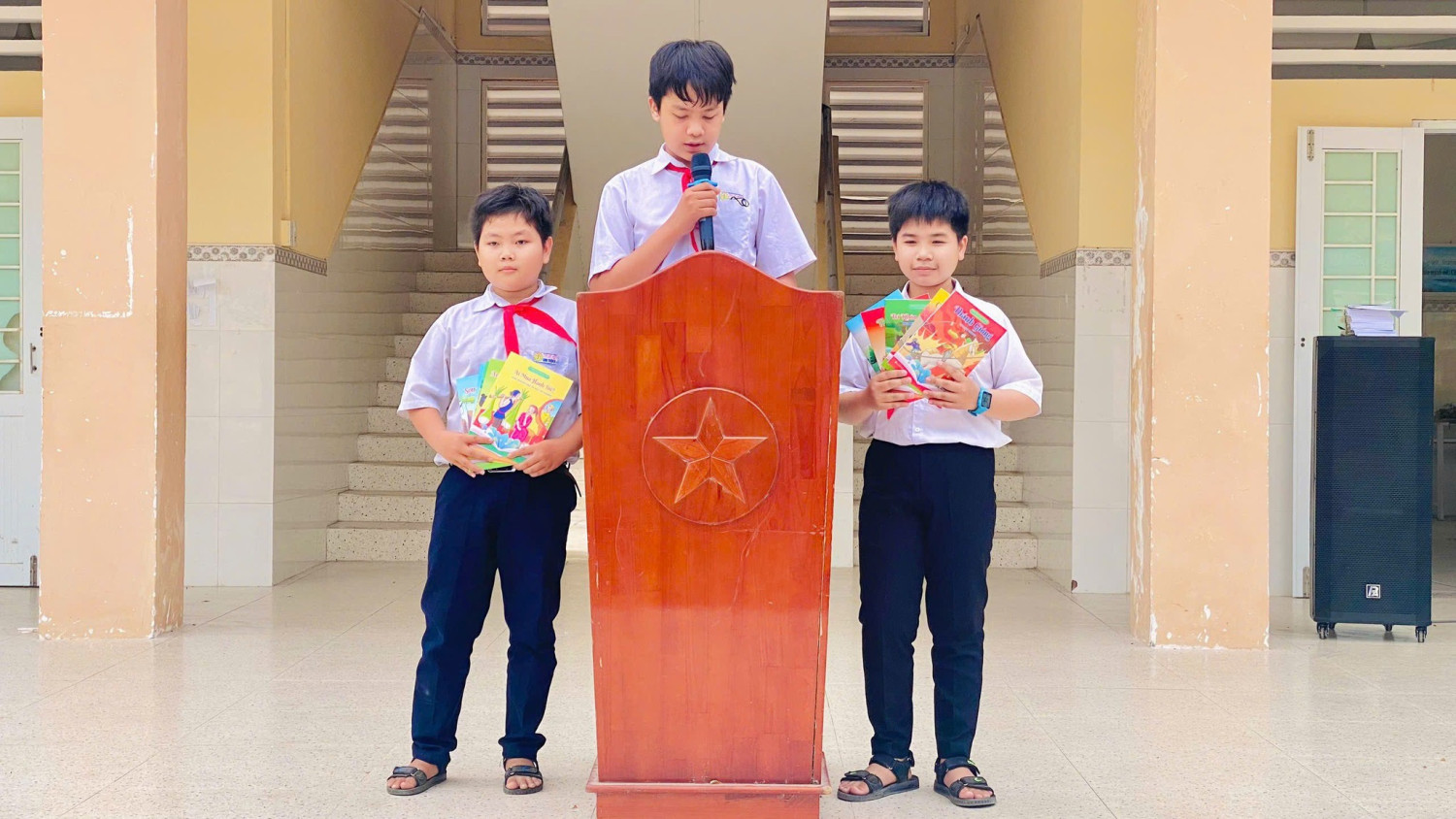 Giới thiệu sách