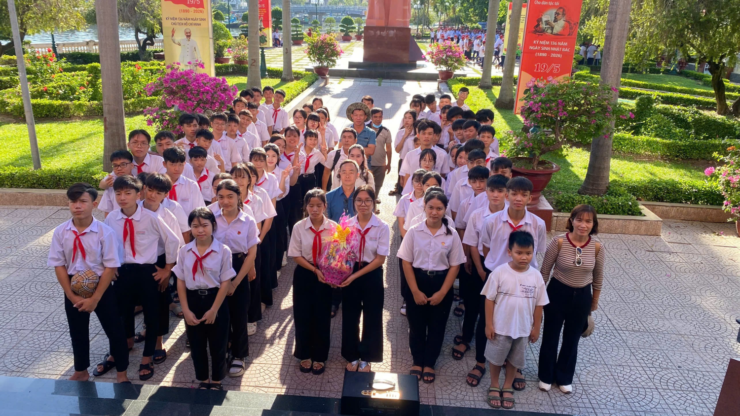 HÀNH TRÌNH VỀ NGUỒN CỦA HỌC SINH LỚP 9– KHÁM PHÁ VÀ TRẢI NGHIỆM: DẤU ẤN ĐẸP TRONG TUỔI HỌC TRÒ