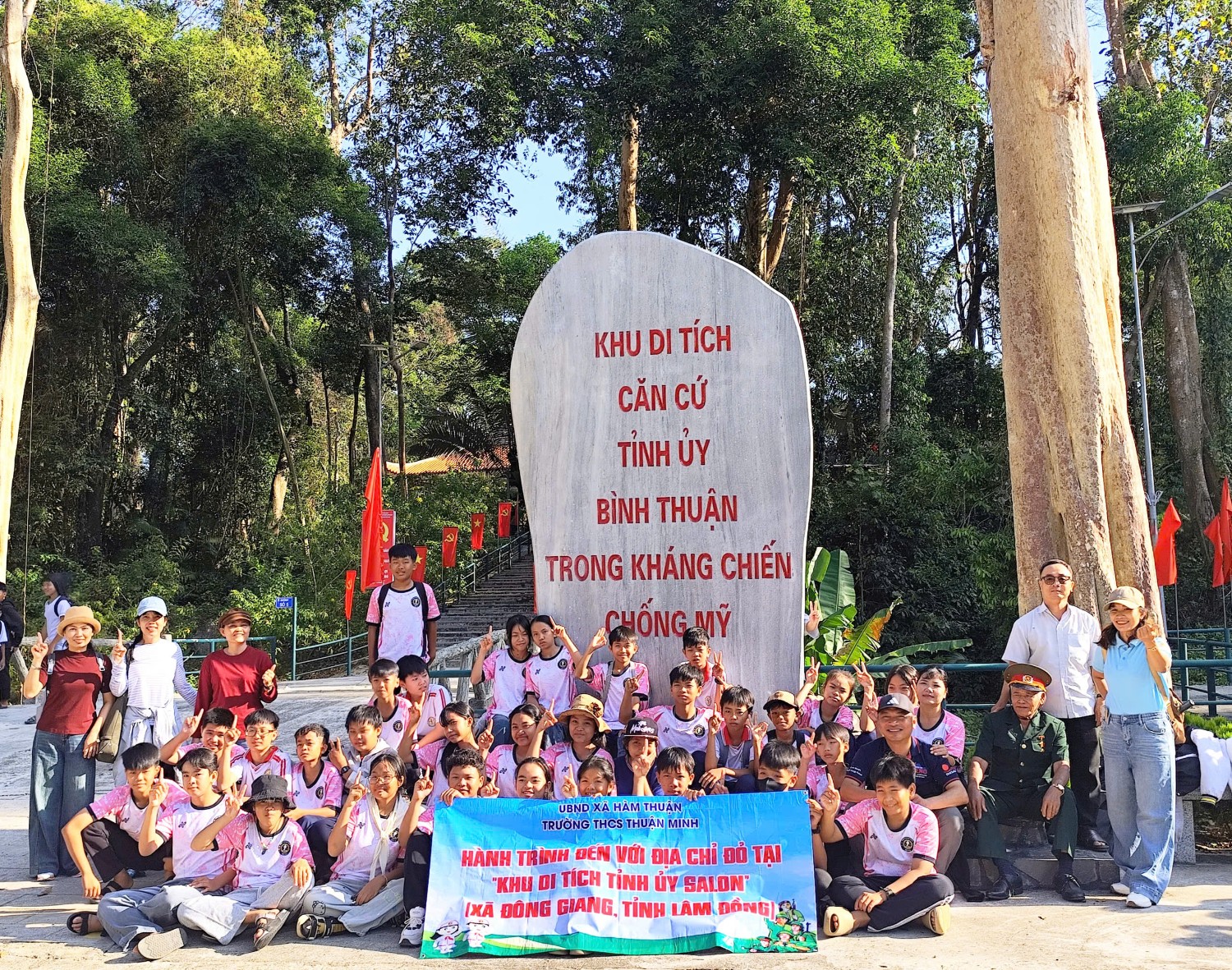 Hành trình về nguồn năm học 2025-2026